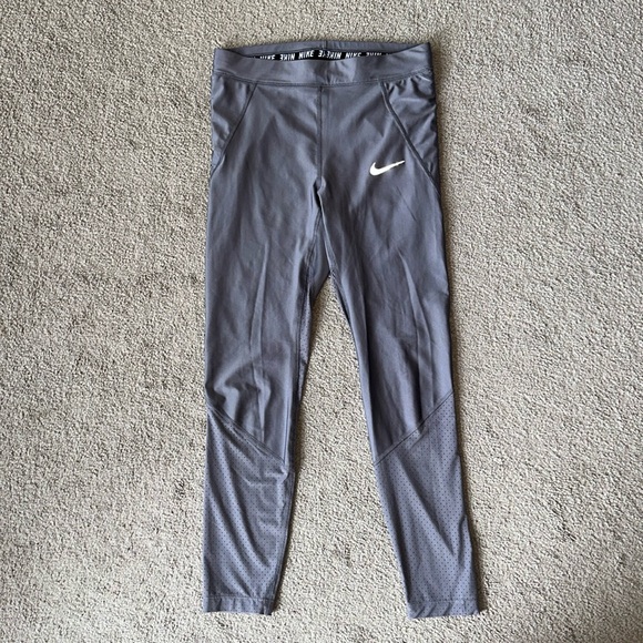 Nike Pants - Nike Women’s Dri-Fit 7/8 Leggings!